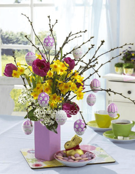 Composizione Fiori Misti c/Vaso Vetro + Gadget Pasquale